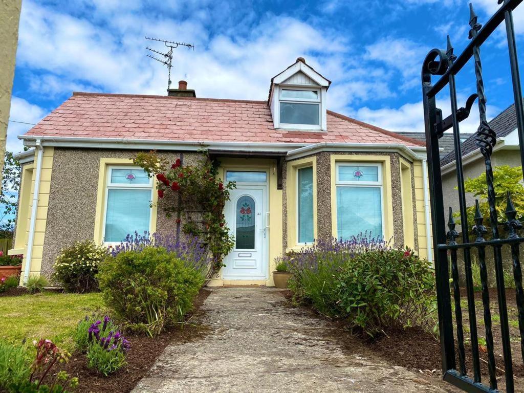 Rose Cottage: Delightful 4 Bedroom Detached Home Portrush Extérieur photo